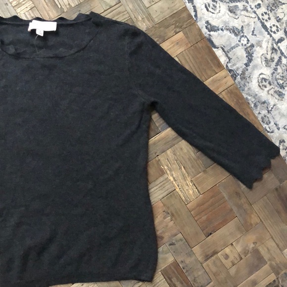 🆕Philosophy Gray scalloped sweater. Size S - Picture 4 of 13